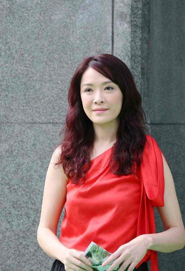 两性关系：45岁后	，女人不怕你动手动脚，就怕你动这几样