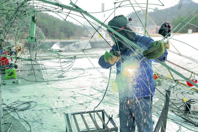 声光影秀+国潮互动 女皇故里彩灯会抢先探