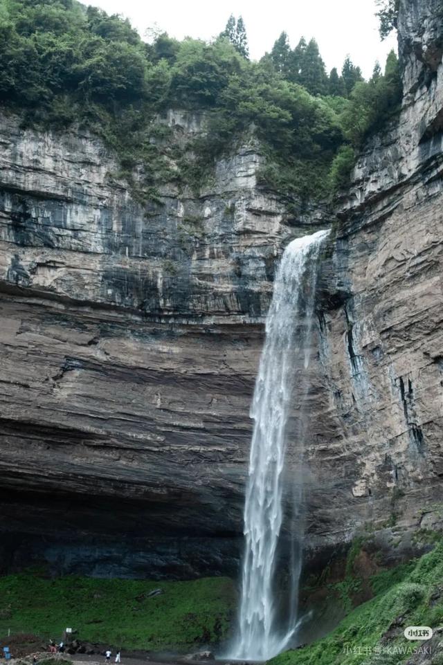 避开人潮！高铁直达20℃冷门小城，花海美过川西、地质景观顶级！16元炫资格美食！