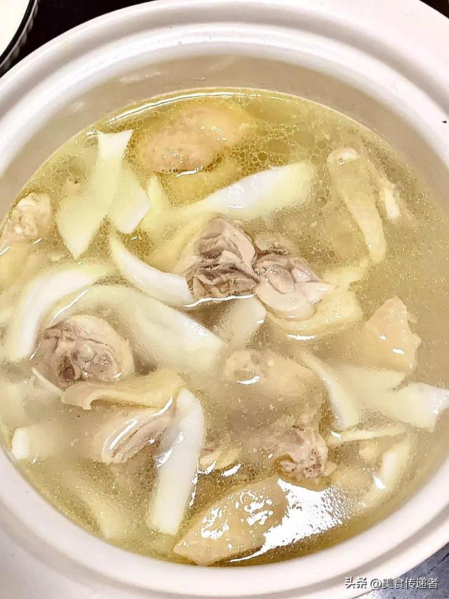 椰子海参花胶乌鸡汤 椰子花胶海参煲鸡汤的做法