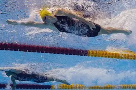 挑战长距离自由泳，最重要之气一定要吐干净，否则你会被憋到死图片