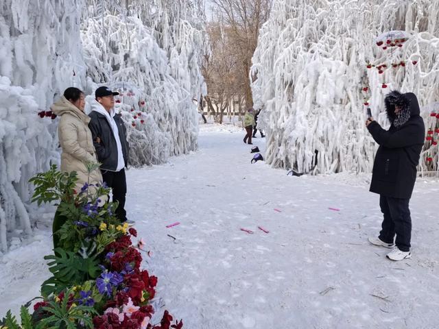点燃冬日热情 共赴冰雪之约——师市第三届“郁见五家渠·冰雪奇缘季”活动侧记