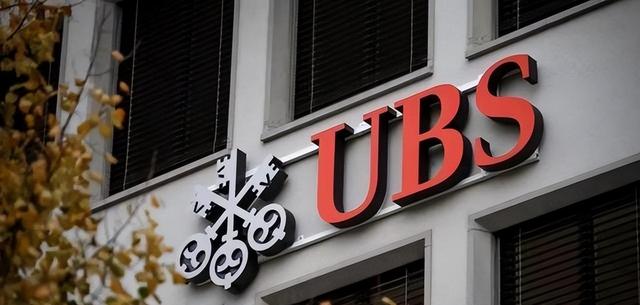 历史开了个玩笑	，第一个倒下的不是乌克兰，而是百年中立的瑞士？