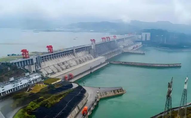年耗1660亿度电！中国狂建电站，只为不被卡脖子，比芯片更致命