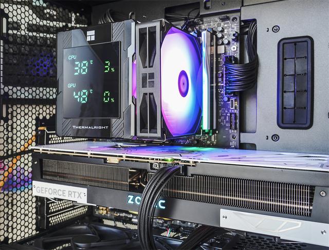 自带屏幕的主机—联力207D+9950X3D+ROG B850-F+索泰5070Ti装机