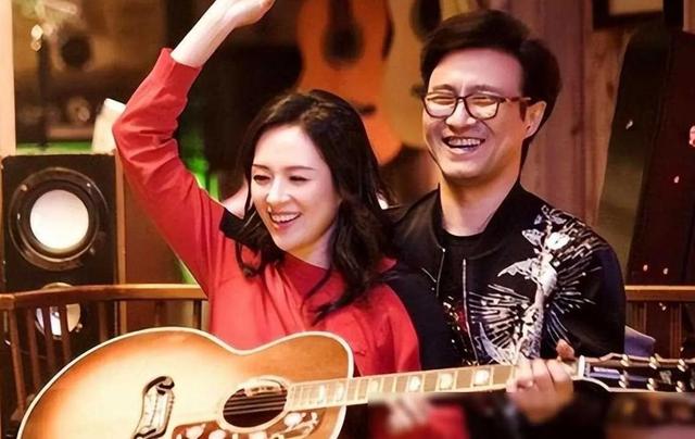 时隔一月，汪峰再陷“牵手门”，一张照片证明了森林北的真实地位