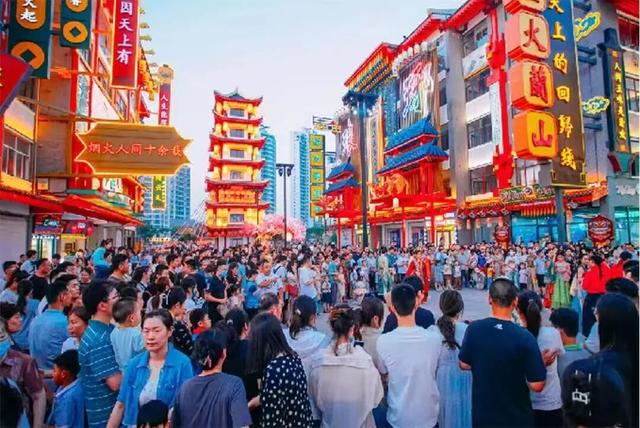 球迷们速来鲁Q集合啦！2025齐鲁超赛，临沂观赛旅游攻略送到，今日18：00开票