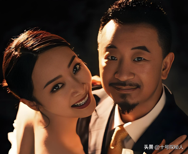 嫁给落魄时的黄海波，任劳任怨养夫多年，曲栅栅现终于苦尽甘来