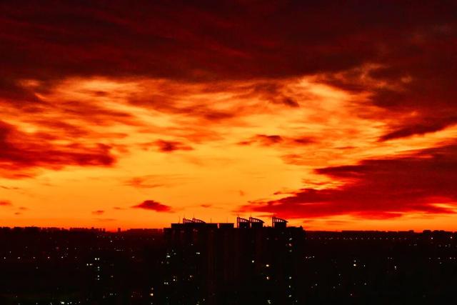 彩霞漫天！今晨的北京，真好看