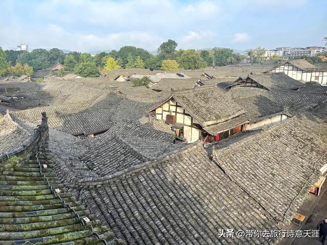 阆中古城的中天楼和张飞庙