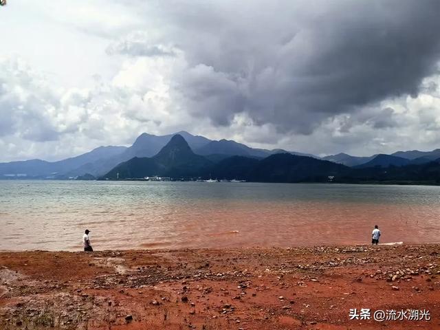 玉溪抚仙湖:隐藏在红沙与三色湖水间的滇中“珀斯”