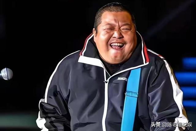 连上5次春晚，私下却和恩师同居怀孕被骗流产，今57岁依旧单身