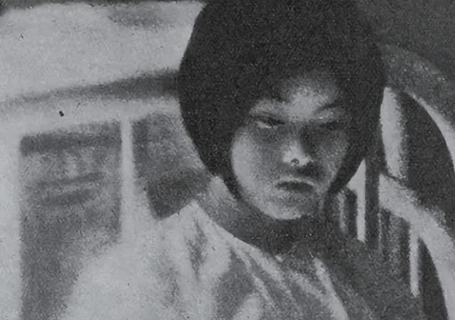 身体被割裂，被剥光衣服，泼水冻在檐下， 她为何不惧敌人的摧残？