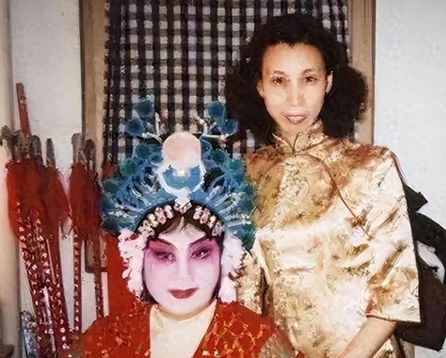 扎根美国、永不回国？带30名演员留美不归	，如今年过花甲归来