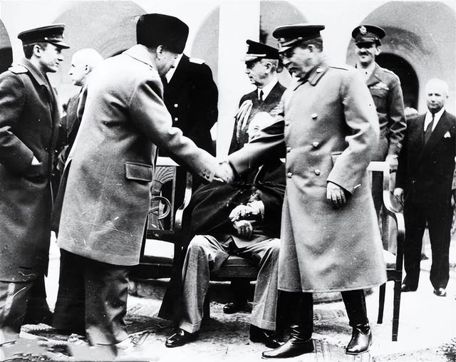 当体育遇上政治，美国如何用运动重塑战败的德国