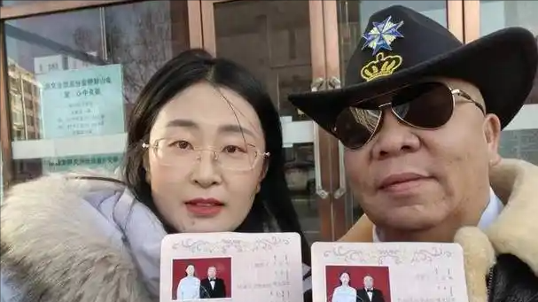 65岁“内蒙老炮”抖爷娶36岁女友，自曝是第8任	，父亲是知名劳模