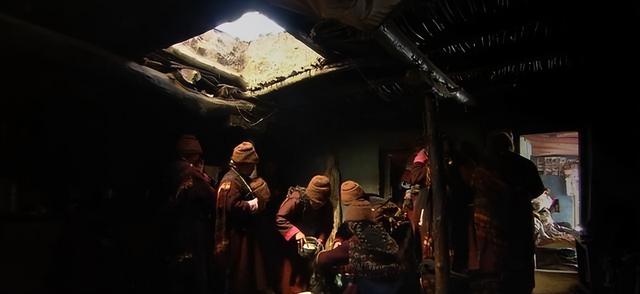 喜马拉雅山最神秘的村落，女人成年后，要么嫁给陌生人要么当尼姑