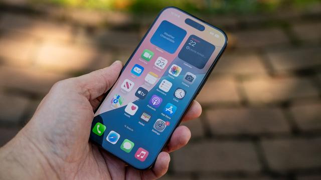 苹果卖出30亿部iPhone，但最赚钱的其实是……
