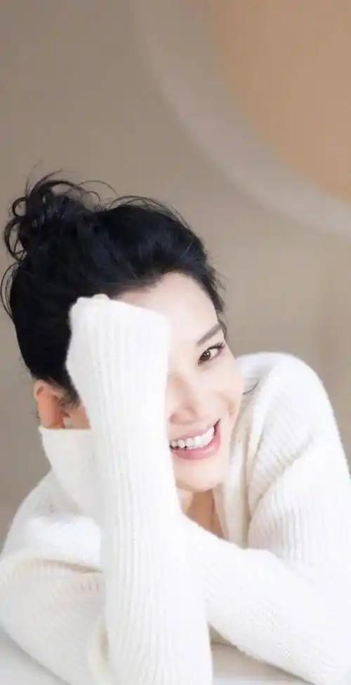 她一生"风流成性、老少通吃"，撩汉无数	，现如今56岁却依旧单身