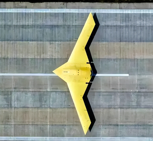 彩虹-7故意不装导弹！16小时隐身高空盘旋，航母杀手补齐最后短板