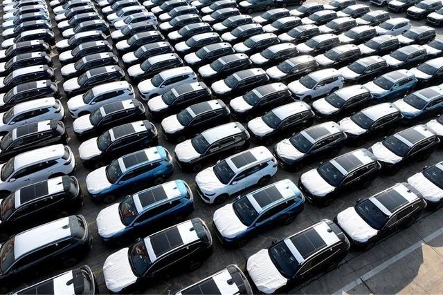 加拿大又“反水”了？特朗普100%关税威胁，卡尼“撇清	”与华关系