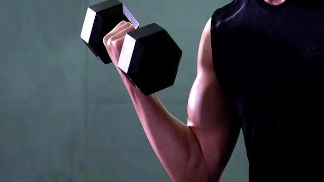 “经常运动”被推翻？医生建议：过了55岁，最好保持5个锻炼习惯