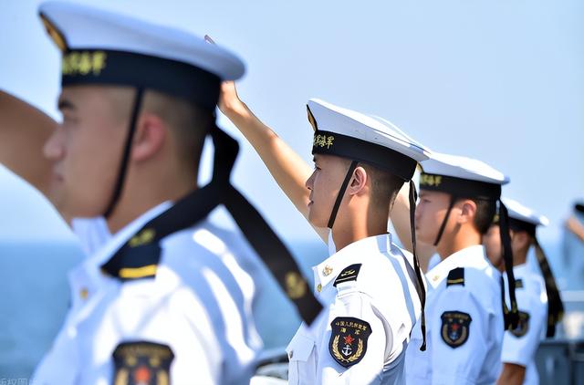 马克龙访华前见泽连斯基传递何信号