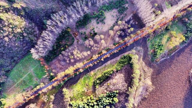 孟津区：黄河小浪底下游河岸别样冬韵