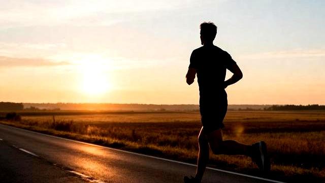 上年龄不能慢跑？钟南山院士提醒：60岁以后，牢记慢跑“2不要	”