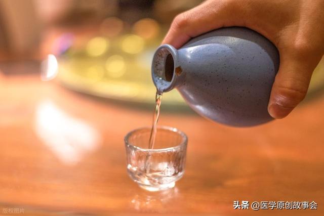 医生发现：老人长时间不喝酒，用不了多长时间，身体会有6大改善