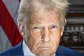 特朗普2.0蜜月期结束？民调暴跌，关税妥协，美国体制能否扛住？图片