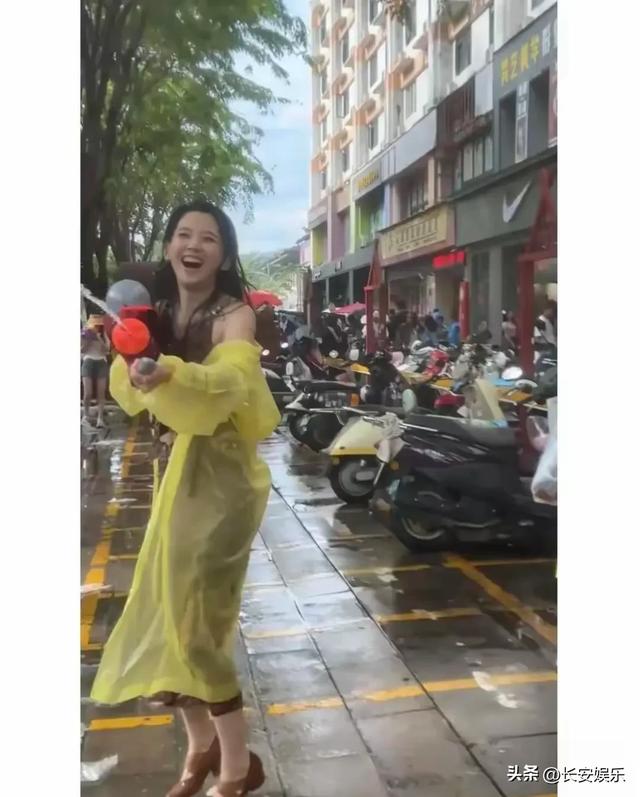 森林北泼水节生图，没了滤镜后，就是普通人，没有说的那么漂亮