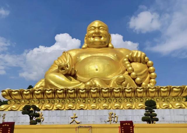 不输昆明！高铁可达20℃暖冬小城，泡温泉晒太阳水果随吃！人少物价低，6元就嗦粉！