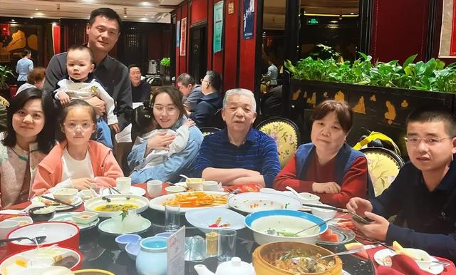 不可思议！还有1天国庆节，这4个“反常”现象，却跟往年大不相同