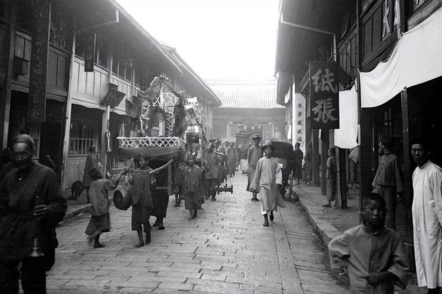 1930年的昆明风景 雄奇瑰丽的近日楼