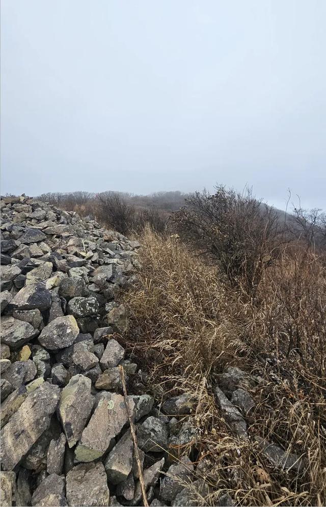 一脚踏进雪与秋的交界处,京郊深山里藏着深秋最温柔的惊喜!