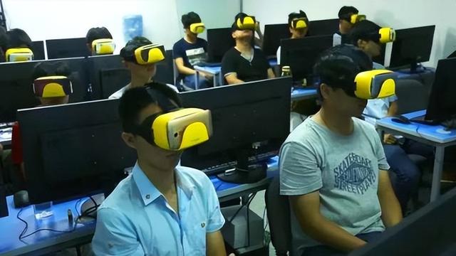 钱包不紧、就业不卷，中国经济即将回暖，普通人咋抓住新赚钱机会