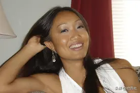 别墅豪宅迷雾案中案，继母子先后离奇坠亡，卧室门上留下神秘文字图片