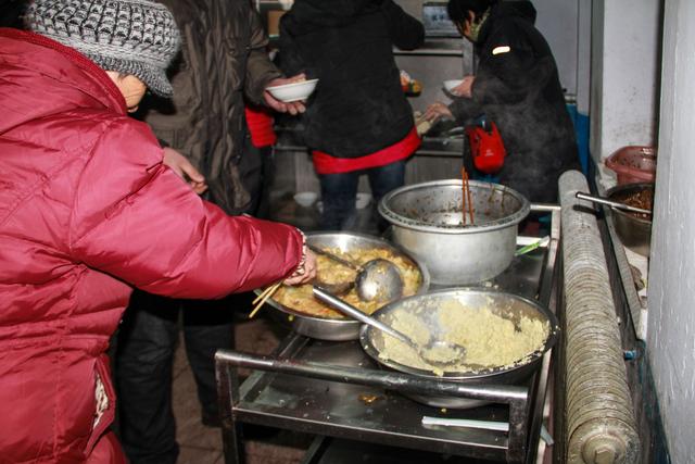 十二年前我在千山五龙宫寺庙吃粥！