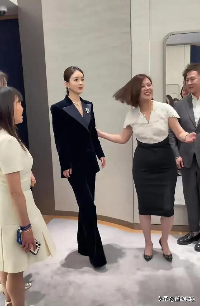 不合影不知道，一合影吓一跳！以为他们是小土豆，没想到是大高个