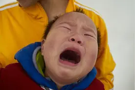 半夜哭闹不止的 5 种原因，第二种最容易被忽视图片