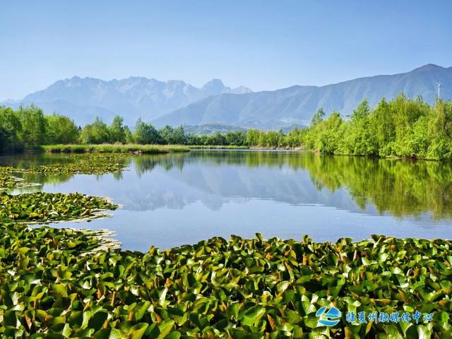 临夏县太子山天池：山水相依的梦幻之境
