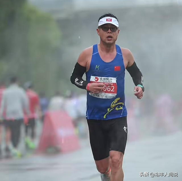 46岁长马俱乐部“大神”李立川去世，跑马10年多，195斤减到148斤