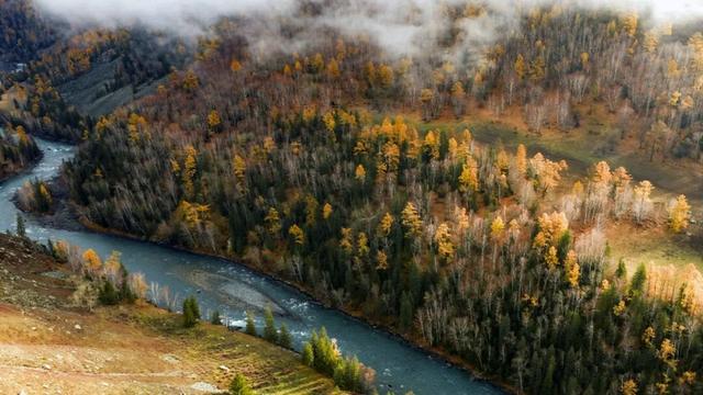 云雾缭绕 喀纳斯驼颈湾