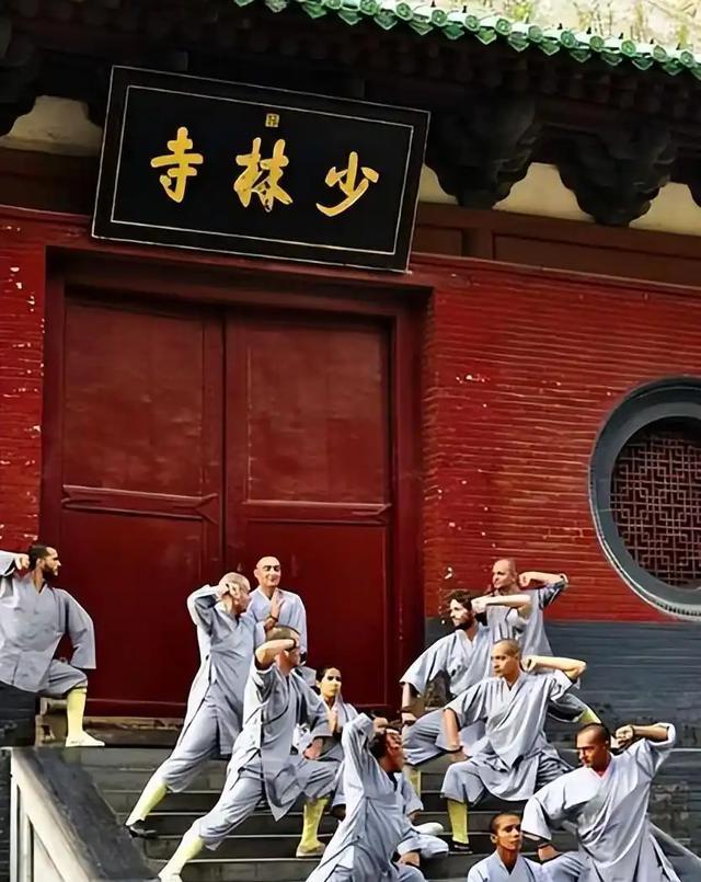 被抓不到2个月，释永信祸水再起，倒霉的几个女人只是冰山一角