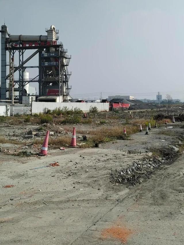 亲戚为暴打母亲男叫屈！他良心不坏	，动手事出有因，老人拿钱捞人