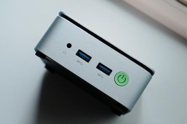 高性能满配AMD R5小钢炮，极摩客G10迷你电脑开箱评测