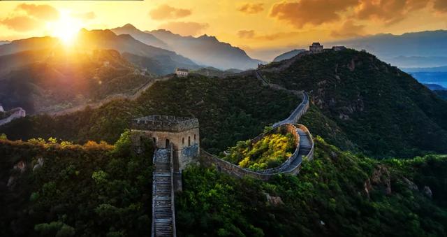 巨龙盘踞金山岭长城！