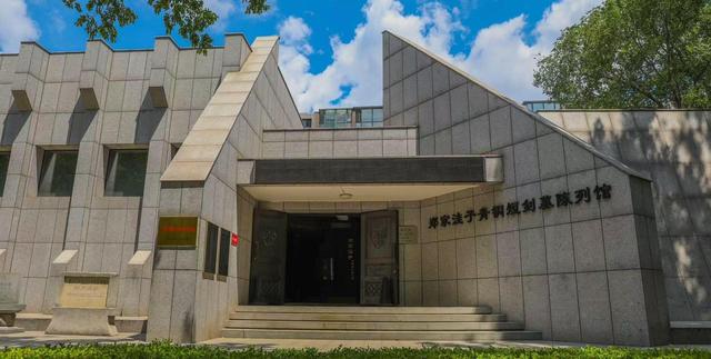 正午·12点 | 1小时53分直抵长白山！沈白高铁模拟载客试运行