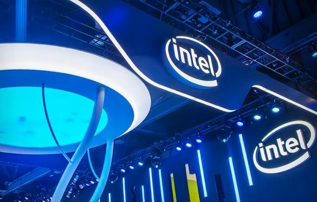 自断后路！央企采用国产芯片，美：你不进口，我们的芯片卖给谁？